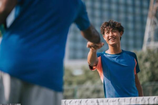 离石体育馆羽毛球培训课程与学员反馈